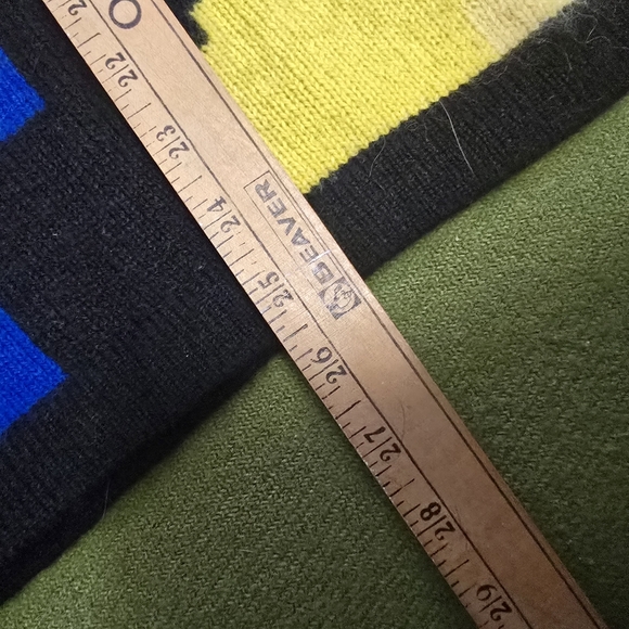 Colorful Geometric Sweater - Picture 4 of 6